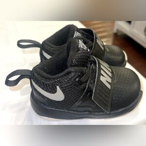 Nike 4C unisex black baby shoe Velcro